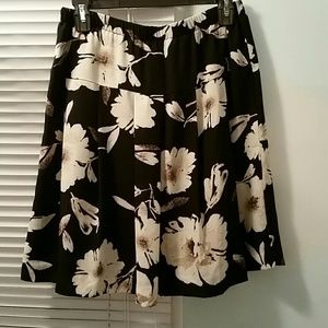 LOFT flower pattern skirt.